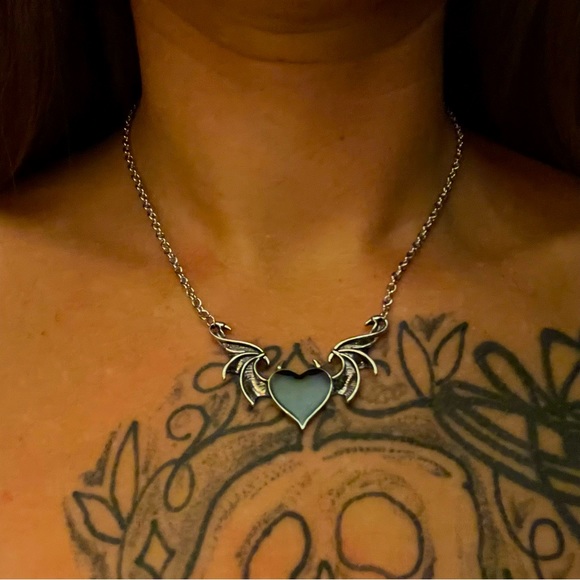 💥2 for $20💥 😈😈 Devil Heart Bat Wing Necklace 😈😈 - Picture 3 of 4